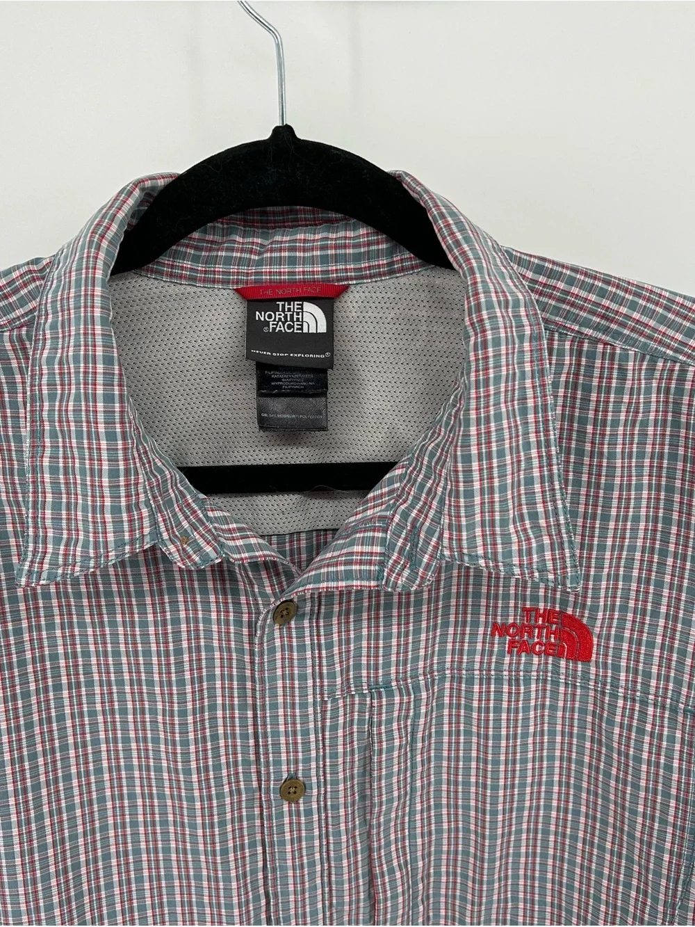 The North Face Short-Sleeve Plaid Button-Up Shirt - Red and Blue